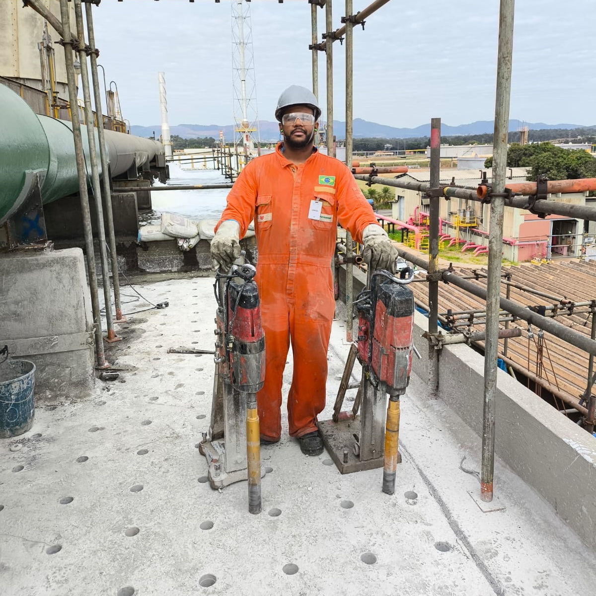 Execução de serviços de furos e cortes em concretos